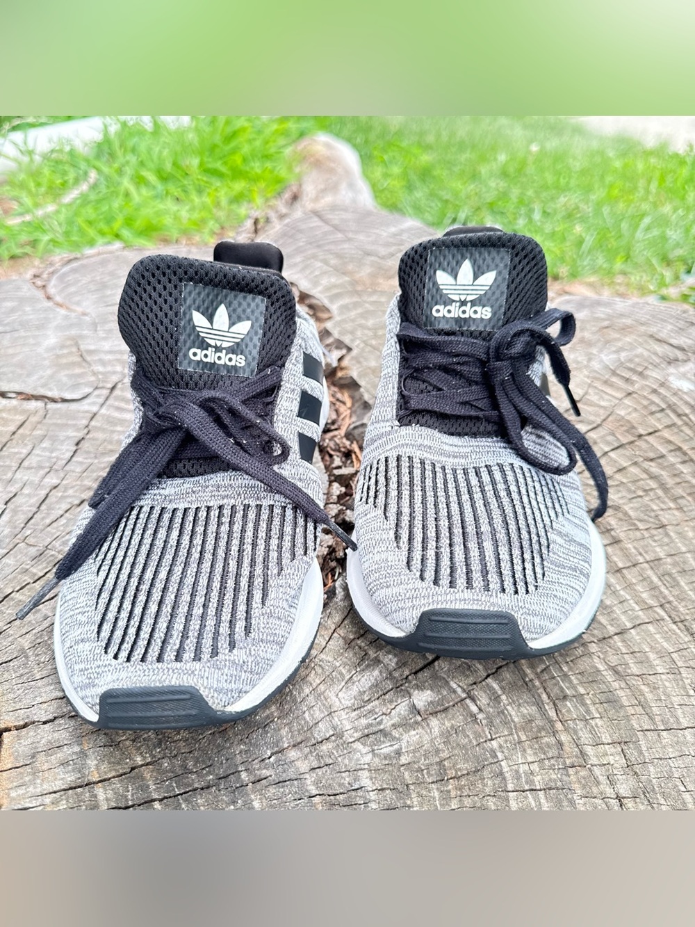Adidas Swift Run Shoes Kids  Sneackers Size 5